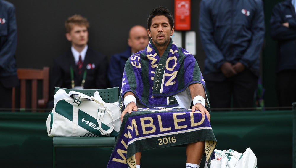 Fernando Verdasco lamenta su derrota en el banquillo