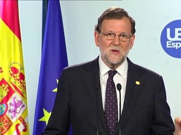 Frame 2.030226 de: Rajoy avisa de que "si Reino Unido se va, Escocia también se va"