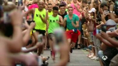 La carrera de tacones, un clásico de las fiestas del Orgullo Gay en Madrid