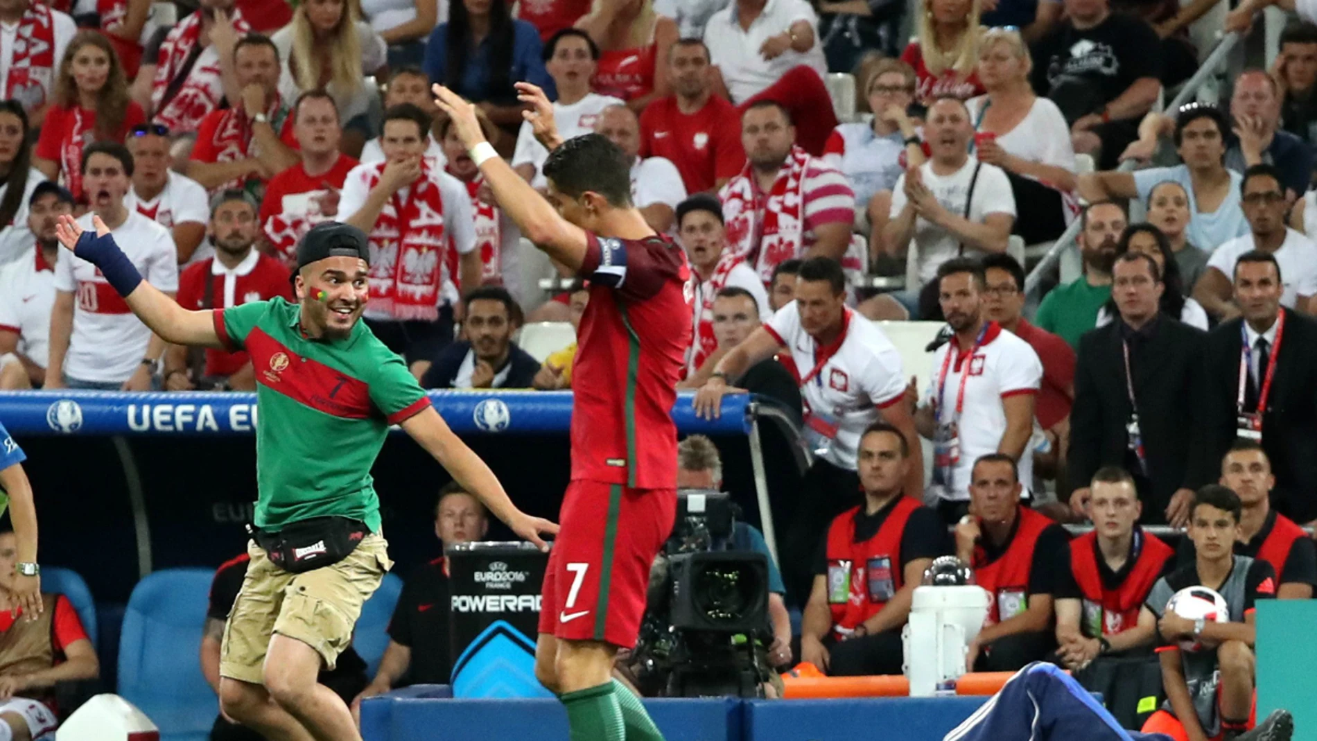 Un espontáneo, ante Cristiano Un espontáneo, ante Cristiano