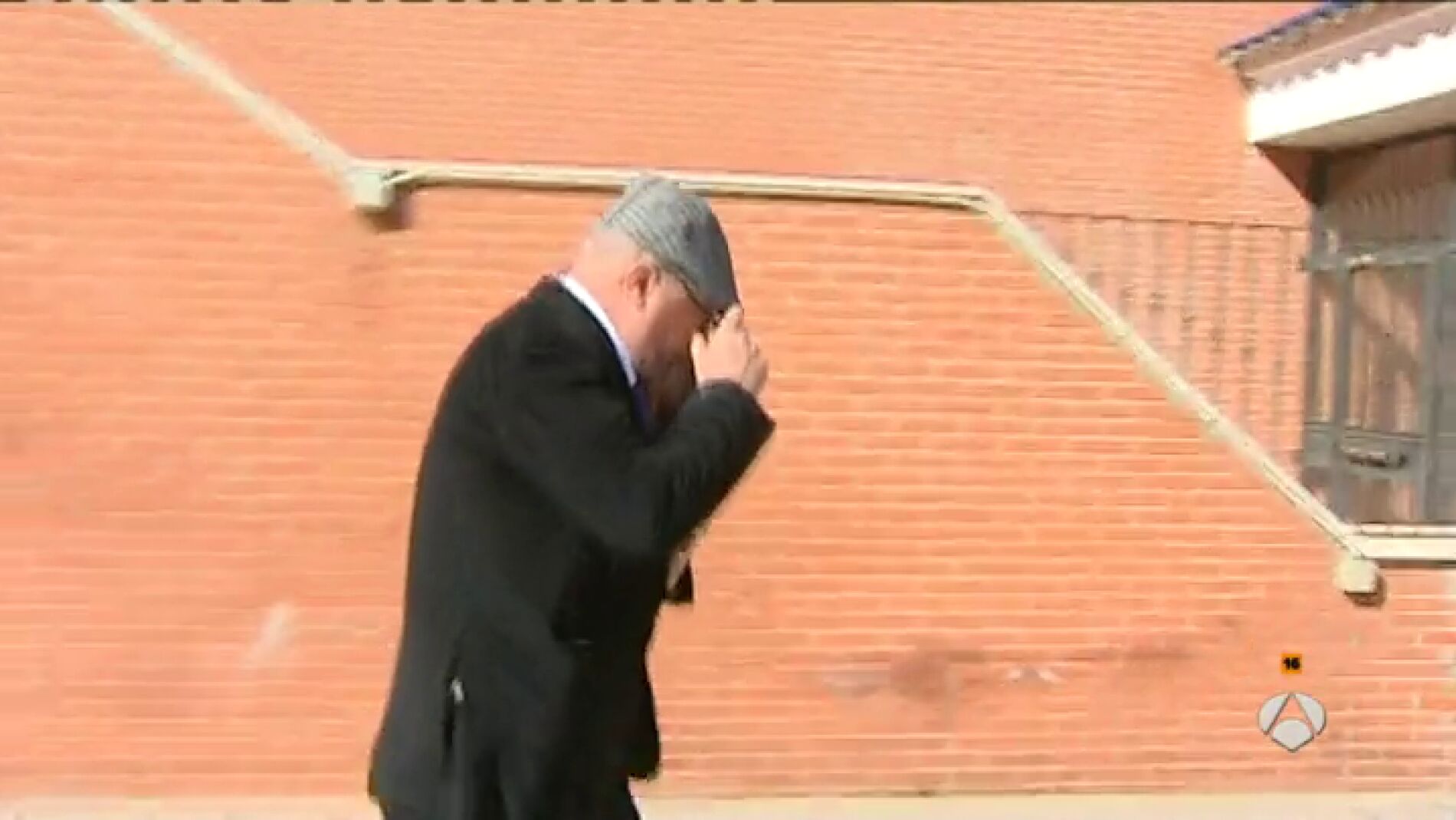 Frame 14.417339 de: villarejo