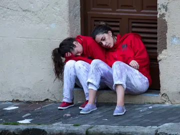 Dos chicas en San Fermín Dos chicas en San Fermín