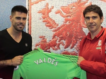 Valdés, presentado en el 'Boro' junto a Karanka