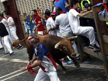 Una de las imágenes del segundo encierro de San Fermín 2016 Una de las imágenes del segundo encierro de San Fermín 2016