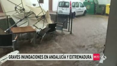 El muro de un campo de fútbol se derrumba tras las grandes inundaciones en Huelva y Badajoz