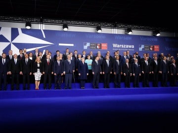 Foto de familia de la reunión de jefes de Estado y de Gobierno de la OTAN