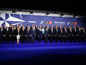 Foto de familia de la reunión de jefes de Estado y de Gobierno de la OTAN Foto de familia de la reunión de jefes de Estado y de Gobierno de la OTAN