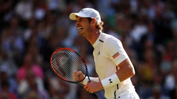 Andy Murray festejando con rabia su pase a la final de Wimbledon