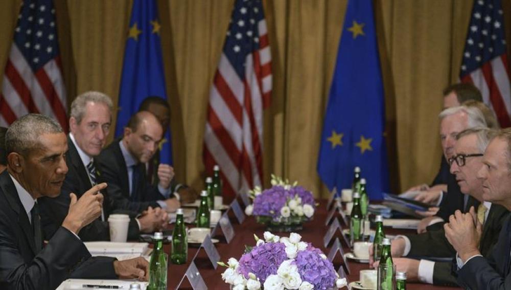 Barack Obama en una reunión antes de la Cumbre de la OTAN.
