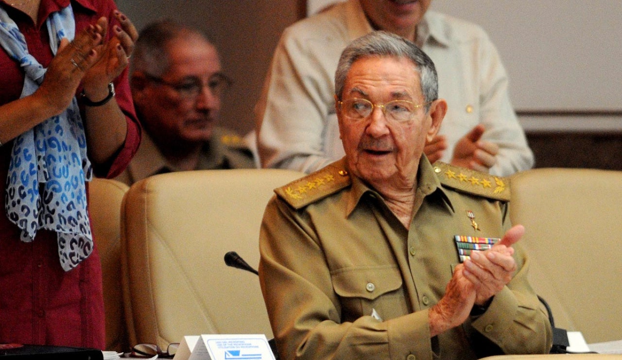 Ra&uacute;l Castro reconoce adversidades en la econom&iacute;a pero descarta un colapso