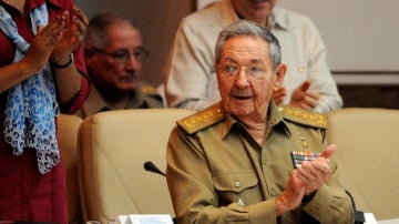 Ra&uacute;l Castro reconoce adversidades en la econom&iacute;a pero descarta un colapso