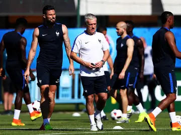Deschamps, en un entrenamiento de la selección francesa Deschamps, en un entrenamiento de la selección francesa