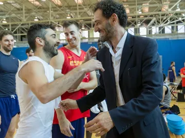 Garbajosa saluda a Juan Carlos Navarro Garbajosa saluda a Juan Carlos Navarro