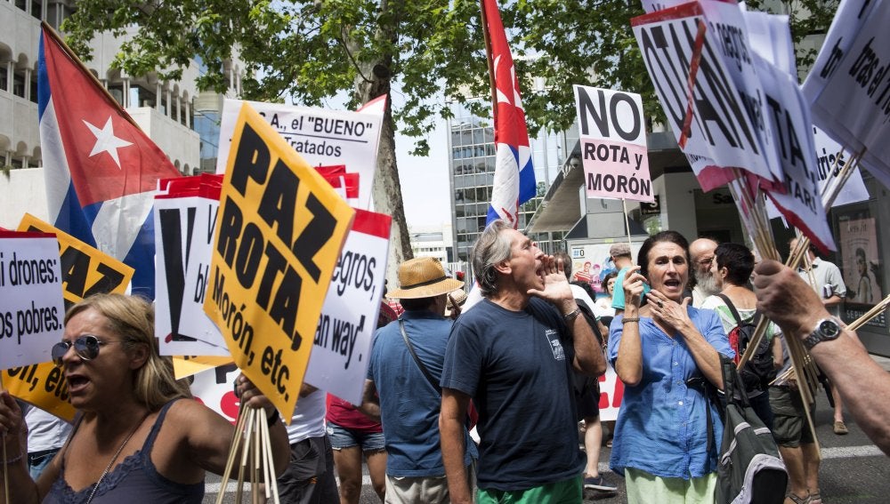 Concentración frente a la embajada de Estados Unidos en Madrid