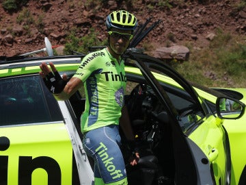 Alberto Contador, en el momento de abandonar en Tour