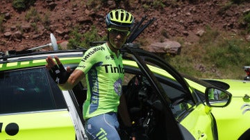 Alberto Contador, en el momento de abandonar en Tour