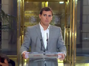 Frame 7.160572 de: Albert Rivera: "No vamos a apoyar el Gobierno de Rajoy, estaremos en la oposición constructiva" Frame 7.160572 de: Albert Rivera: "No vamos a apoyar el Gobierno de Rajoy, estaremos en la oposición constructiva"