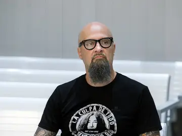 El cantante de 'Def con Dos', César Strawberry, durante el juicio celebrado en la Audiencia Nacional El cantante de 'Def con Dos', César Strawberry, durante el juicio celebrado en la Audiencia Nacional