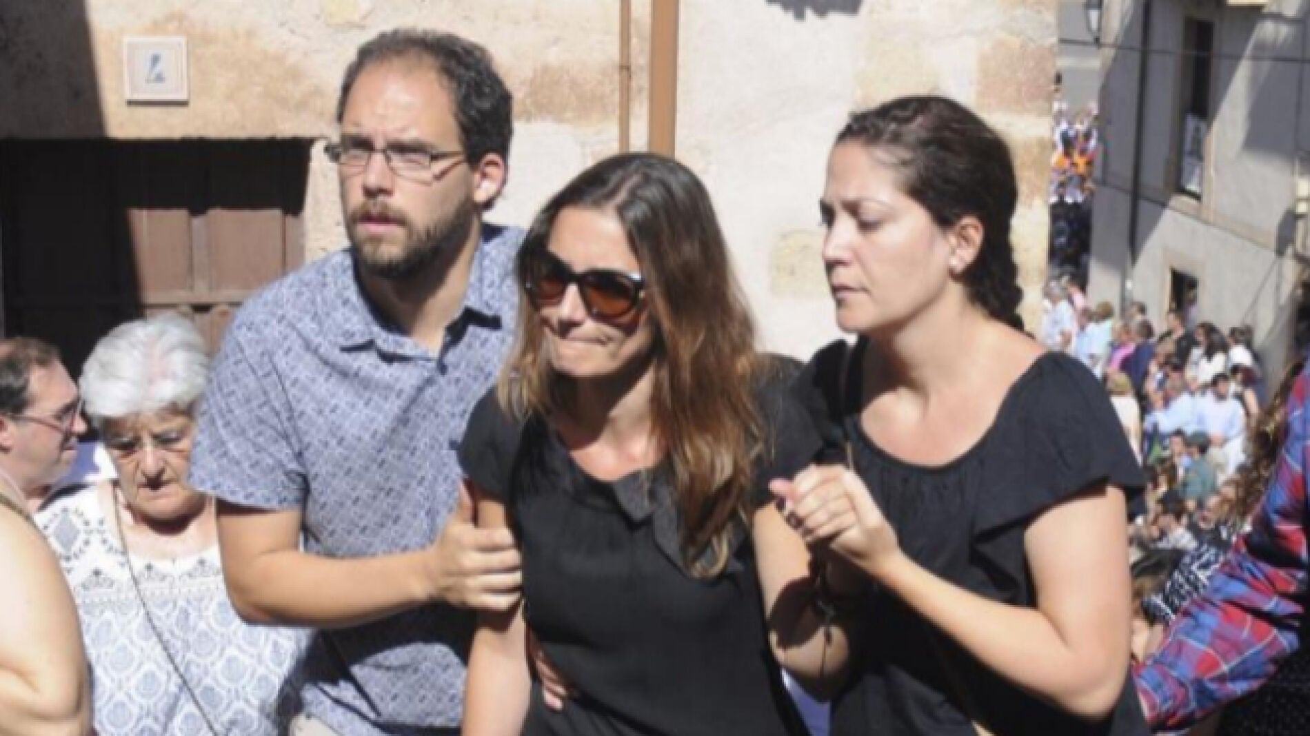 Raquel Sanz, en el entierro de V&iacute;ctor Barrio