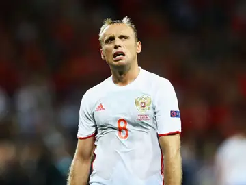 Un jugador de Rusia, cabizbajo en la Euro Un jugador de Rusia, cabizbajo en la Euro