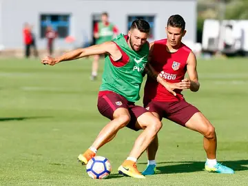 Borja Bastón, durante el entrenamiento del Atlético de Madrid Borja Bastón, durante el entrenamiento del Atlético de Madrid