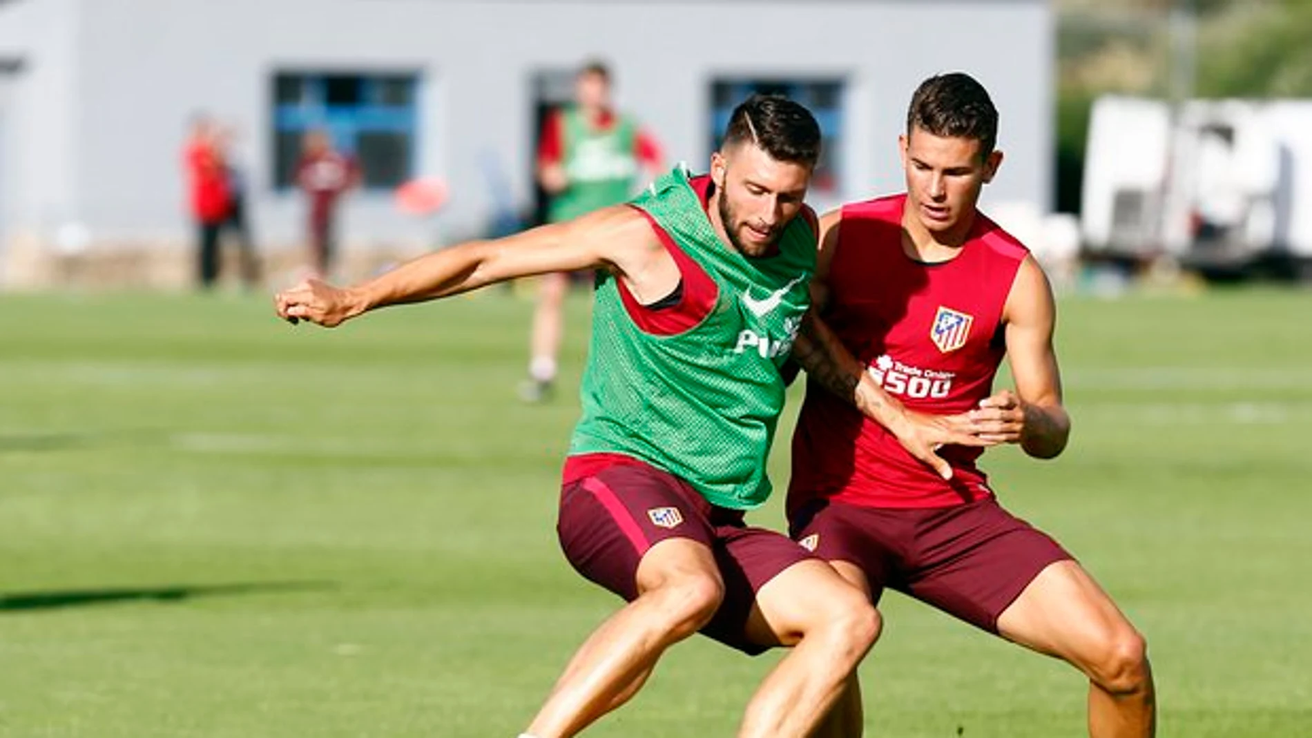 Borja Bastón, durante el entrenamiento del Atlético de Madrid Borja Bastón, durante el entrenamiento del Atlético de Madrid