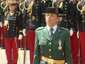Frame 9.670699 de: Una teniente, primera de su promoción en la Guardia Civil, hecho sin precedentes Frame 9.670699 de: Una teniente, primera de su promoción en la Guardia Civil, hecho sin precedentes