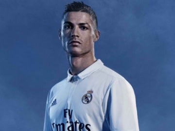 Cristiano, protagonista en la nueva equipación del Madrid