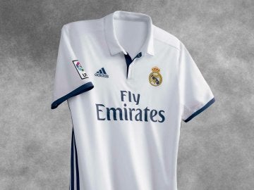 La primera equipación del Real Madrid para la temporada 2016/2017