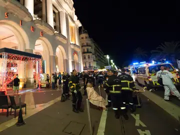 Una de las imágenes que ha dejado el atentado terrorista en Niza Una de las imágenes que ha dejado el atentado terrorista en Niza