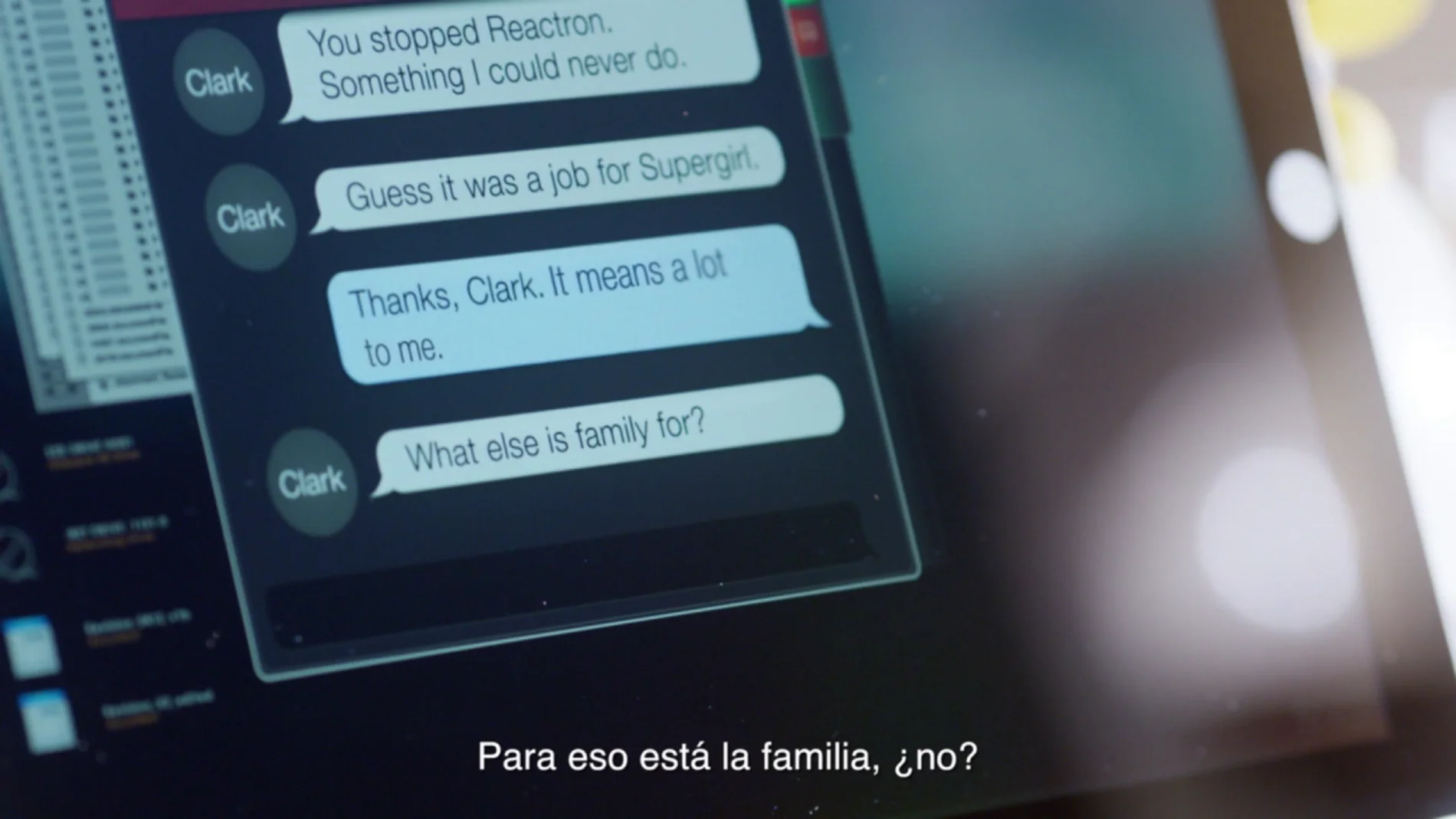 Kara habla con Clark