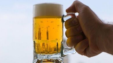 Un estudio confirma que la cerveza no engorda y que podría formar parte de una alimentación saludable