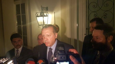 Erdogan llama a la rebelión callejera contra el golpe de Estado 