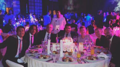 Puyol, Abidal y Deco regresaron a Barcelona en avión privado