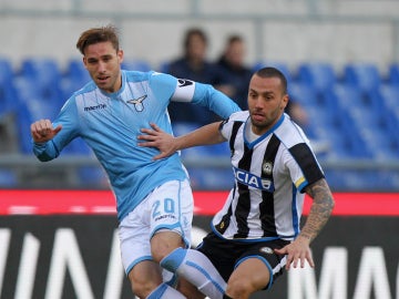 Guilherme Santos, ante Lucas Biglia