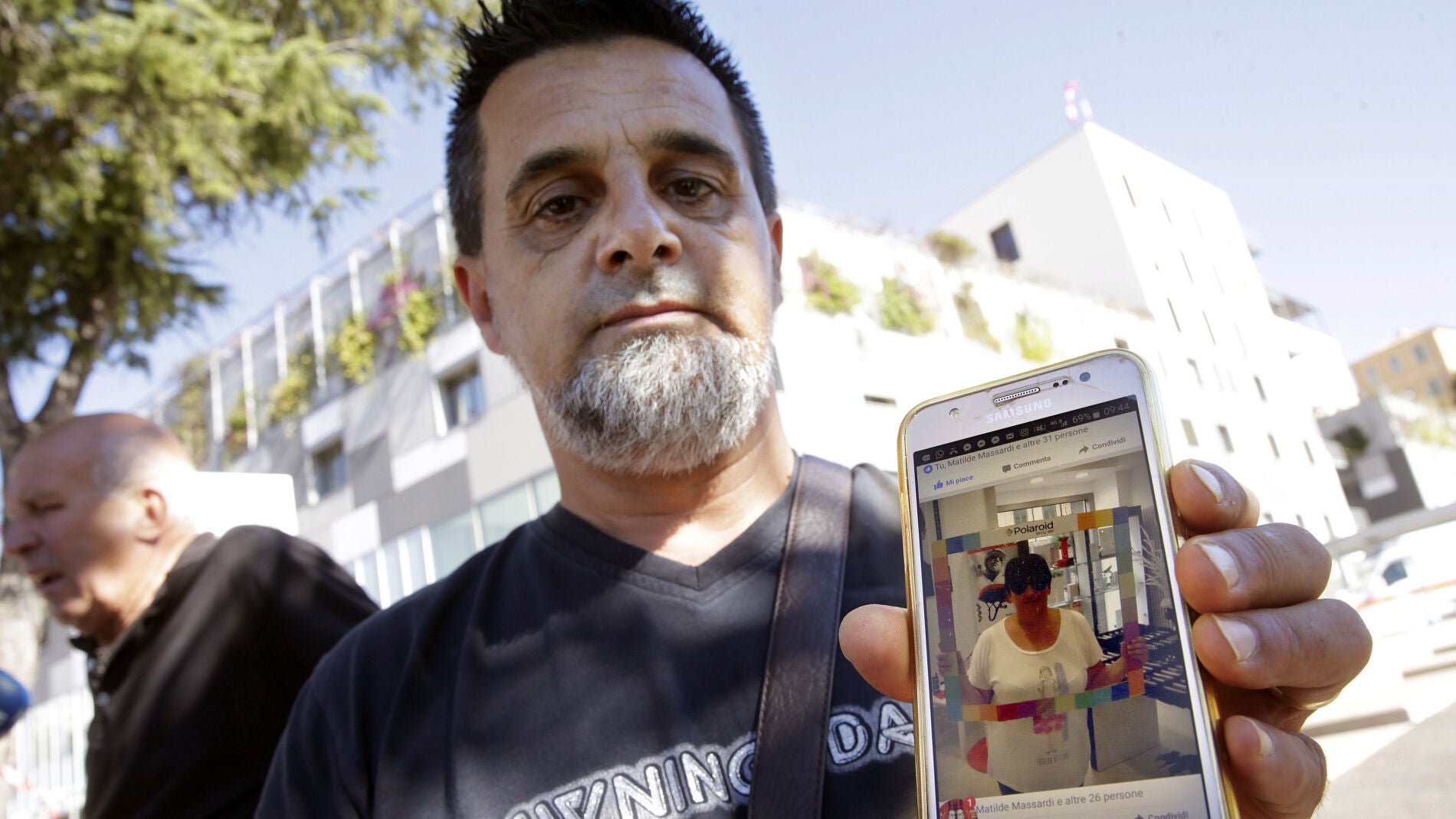 Piero, el italiano que busca desesperadamente a su mujer en todos los hospitales de Niza