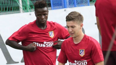Vietto se sigue ejercitando con el Atlético a la espera de resolver su futuro