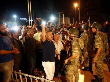 Protestas en Turquía contra el golpe de Estado