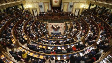 Rajoy y Sánchez se reúnen con las direcciones de sus partidos para analizar los contactos para presidir el Congreso