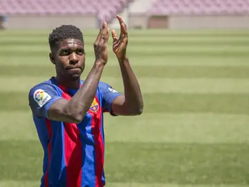 Umtiti se despide del Olympique de Lyon tras fichar por el Barcelona Umtiti se despide del Olympique de Lyon tras fichar por el Barcelona