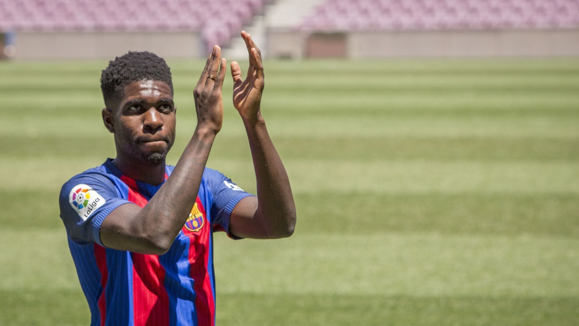Umtiti se despide del Olympique de Lyon tras fichar por el Barcelona