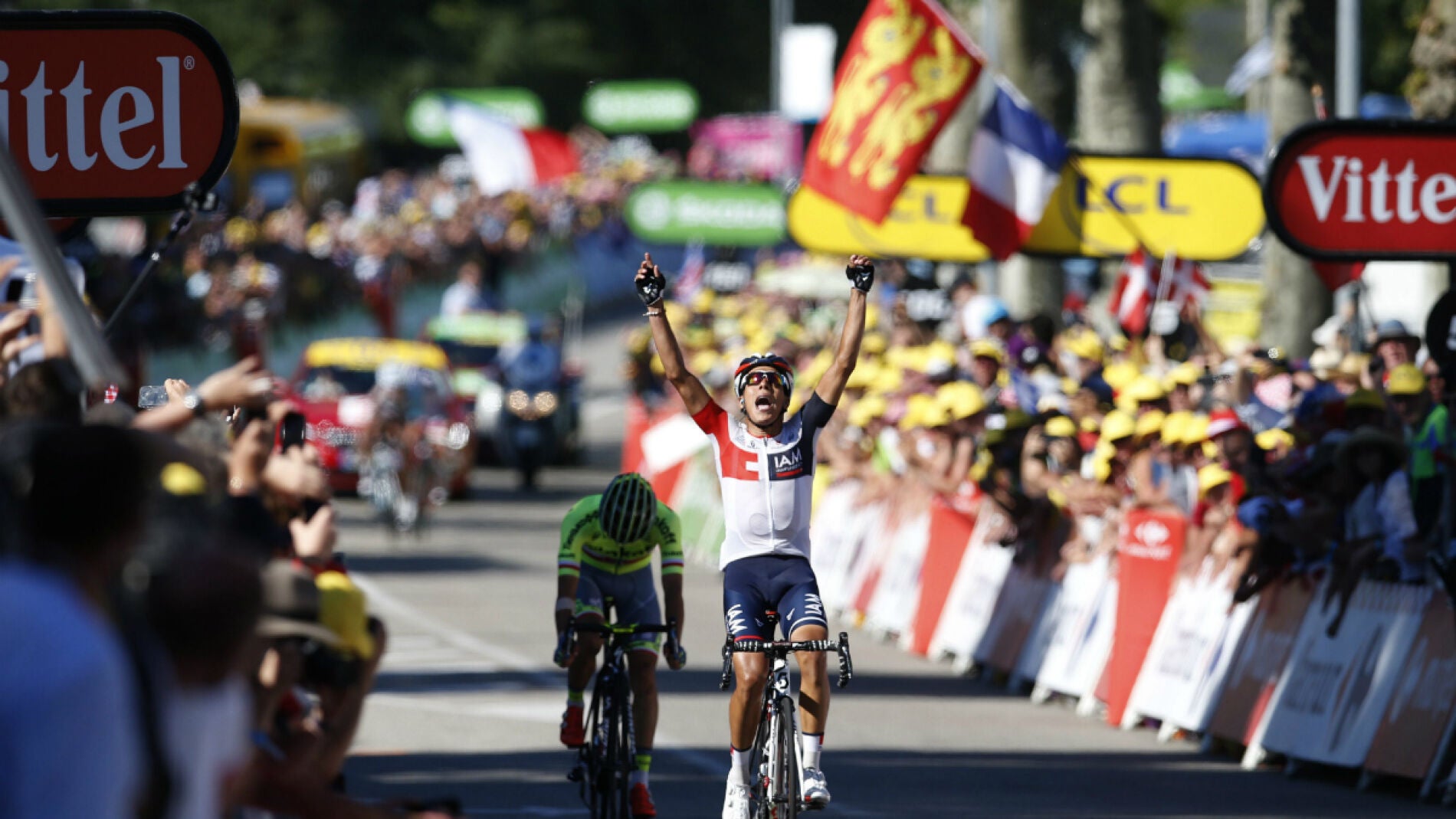 Pantano celebra su triunfo de etapa