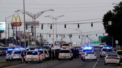 Mueren tres policías tiroteados en Baton Rouge, en Luisiana