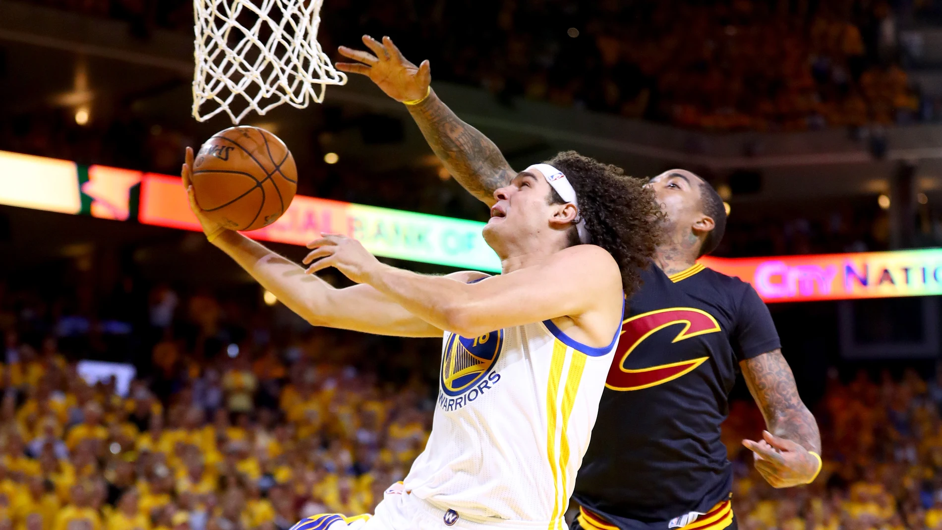 Varejao en la final de la NBA con los Warriors Varejao en la final de la NBA con los Warriors