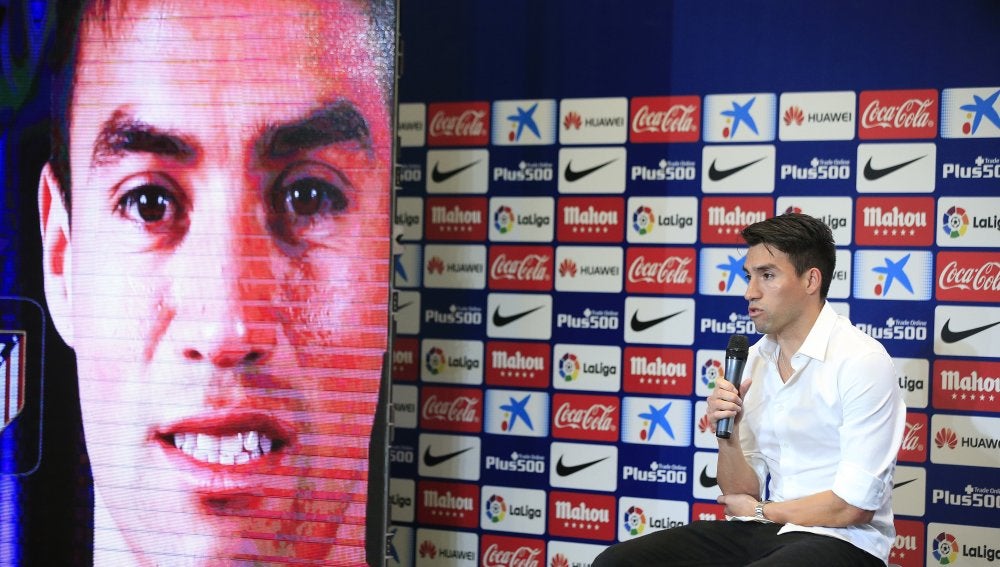 Nico Gaitán, durante su presentación en el Atlético de Madrid