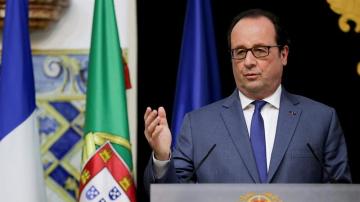 Hollande en una rueda de prensa en Lisboa