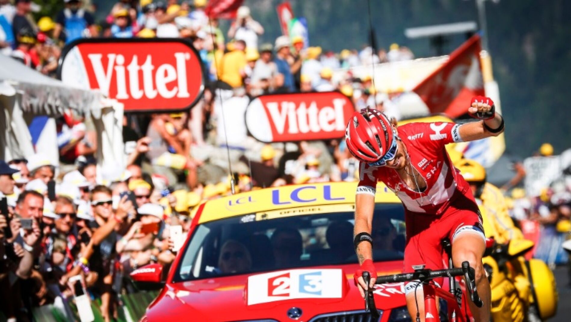 Zakarin celebra su victoria