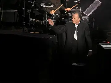 Julio Iglesias durante su concierto en Gran Canaria Julio Iglesias durante su concierto en Gran Canaria