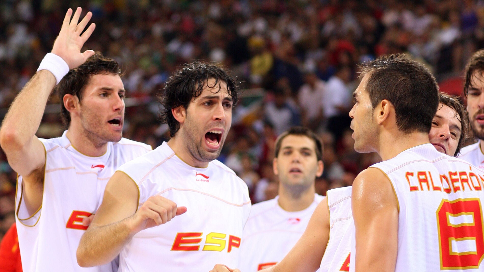 Berni Rodr&iacute;guez celebra una canasta en los Juegos de 2008