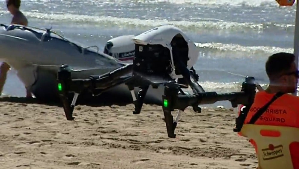Frame 1.688915 de: Tarragona reforzará la seguridad de sus playas con un dron